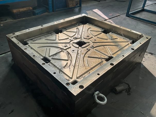Presswood pallet mold design