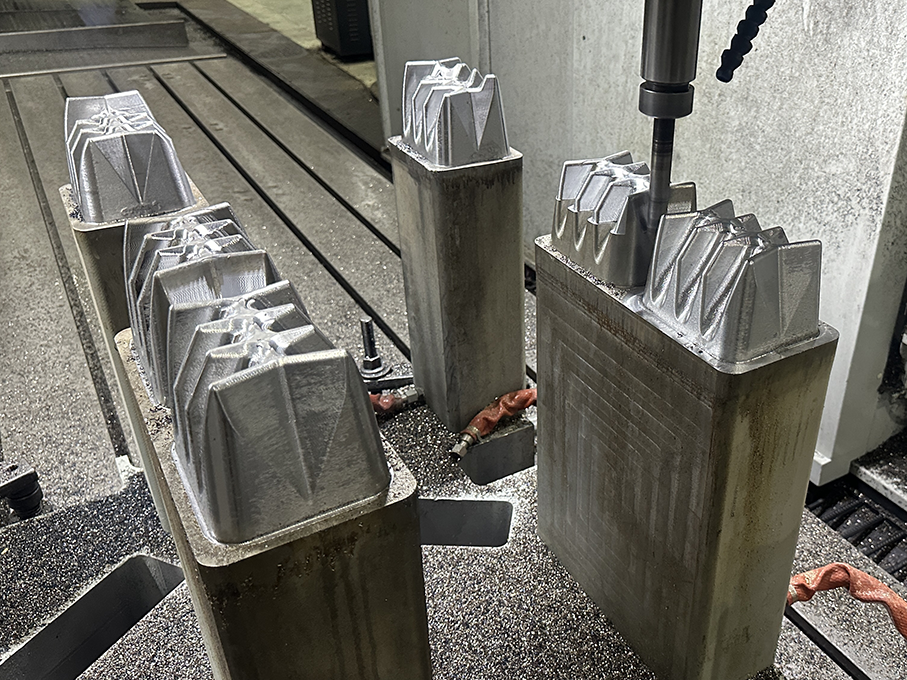 roller conveyor pallet mold