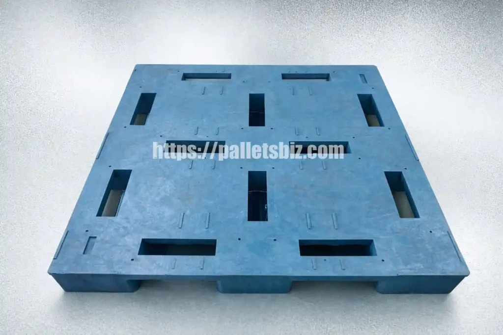 Plastic pallet made from recycled plastic (1)